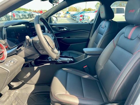 New 2026 Chevrolet Trax RS w/ Sunroof Package image 11