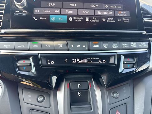 Used 2025 Honda Odyssey Sport-L image 21