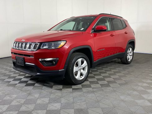 Used 2021 Jeep Compass Latitude AWD/4WD image 2