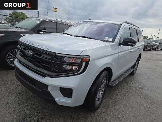 Used 2025 Ford Expedition Active RWD image 1