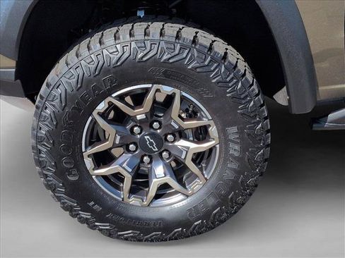 Used 2025 Chevrolet Colorado ZR2 AWD/4WD image 30