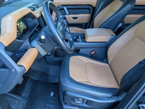 Used 2023 Land Rover Defender 130 X-Dynamic SE image 17