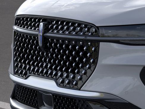 New 2026 Lincoln Nautilus Premier image 17