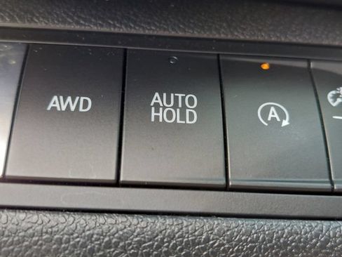 Used 2026 Chevrolet Equinox LT AWD/4WD image 17
