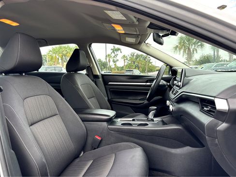 Used 2022 Nissan Altima 2.5 SV image 10