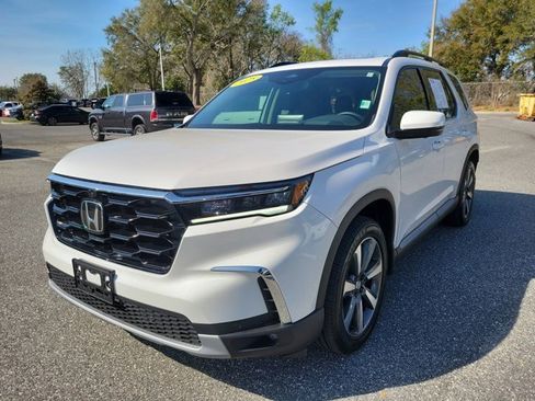 Used 2025 Honda Pilot Elite image 14