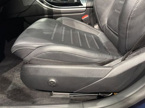 Used 2022 Mercedes-Benz C 300 4MATIC Sedan image 13