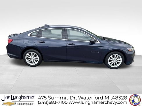 Used 2017 Chevrolet Malibu LT FWD image 2