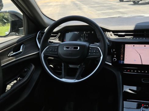 New 2026 Jeep Grand Cherokee L 2WD image 13