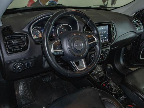 Used 2018 Jeep Compass Limited image 5