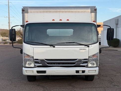 Used 2023 Isuzu NPR image 3