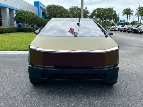 Used 2024 Tesla Cybertruck AWD Crew Cab image 2