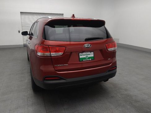 Used 2017 Kia Sorento AWD w/ LX Convenience Package image 6