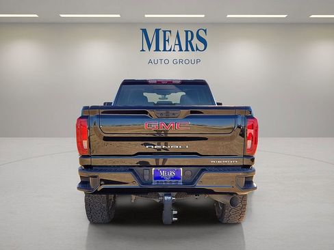 Used 2022 GMC Sierra 2500 Denali w/ Denali Black Diamond Edition image 4