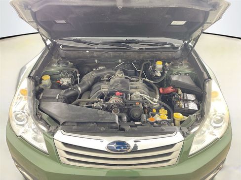 Used 2012 Subaru Outback 3.6R Limited image 32