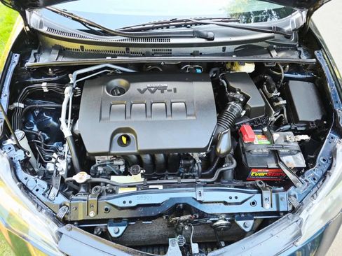 Used 2017 Toyota Corolla LE w/ Carpet Mat Package (TMS) FWD image 17