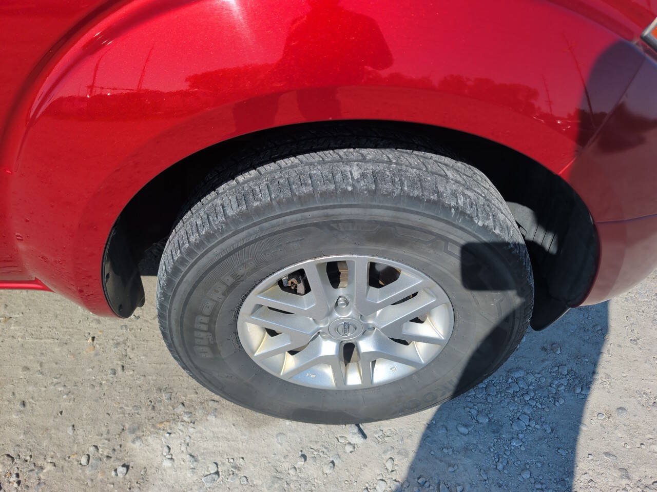 Used 2014 Nissan Frontier SV AWD/4WD image 9