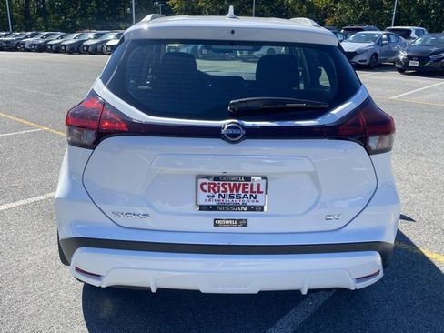 Certified 2024 Nissan Kicks SV image 6