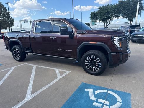 Used 2024 GMC Sierra 2500 Denali Ultimate AWD/4WD image 3