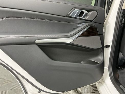 Certified 2025 BMW X7 xDrive40i w/ Premium Package image 24