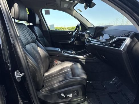 Used 2023 BMW X7 xDrive40i image 39