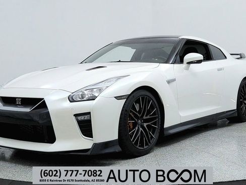 Used 2021 Nissan GT-R Premium image 1