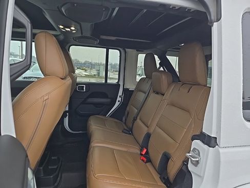 Used 2022 Jeep Wrangler Unlimited Sahara w/ Cold Weather Group image 25
