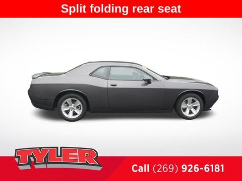 Used 2023 Dodge Challenger SXT RWD image 9