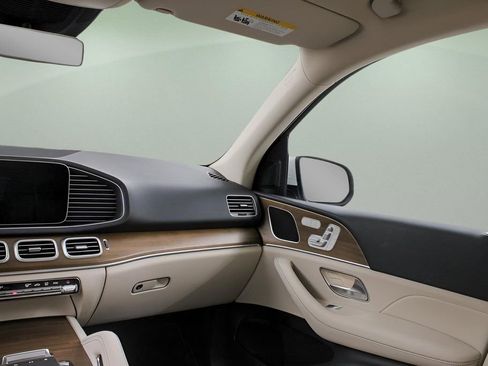 Used 2024 Mercedes-Benz GLE 350 4MATIC image 18