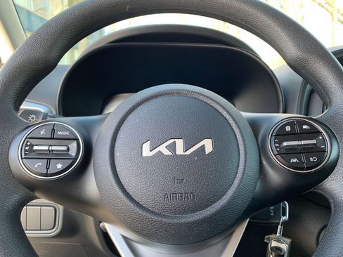 Used 2025 Kia Soul LX w/ LX Technology Package image 25