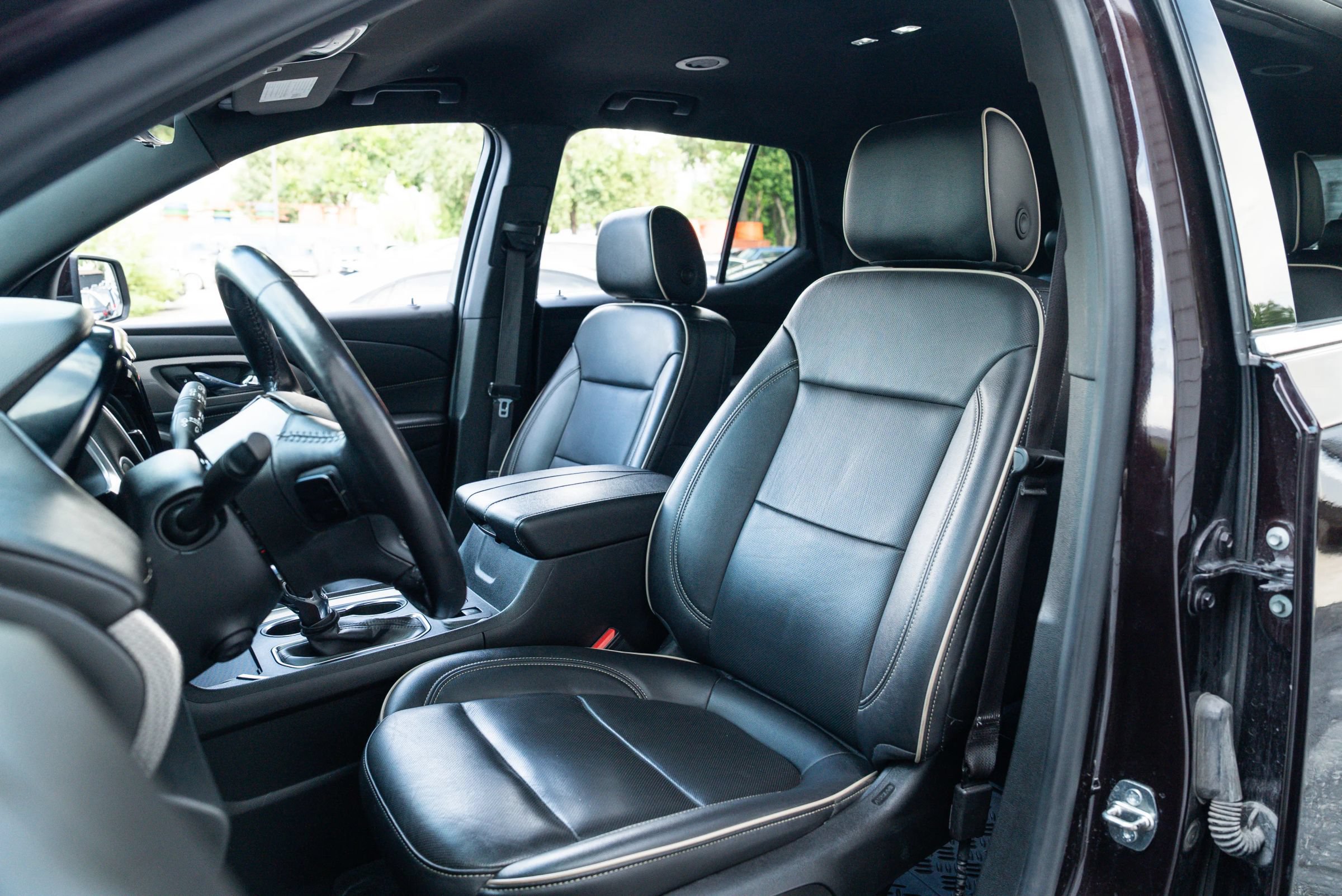 Used 2022 Chevrolet Traverse Premier AWD/4WD image 17