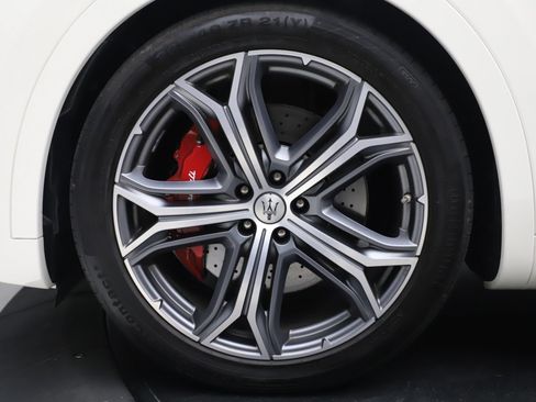 Used 2019 Maserati Levante Trofeo AWD/4WD image 44