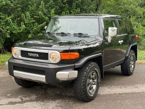 Used 2007 Toyota FJ Cruiser 4WD image 2