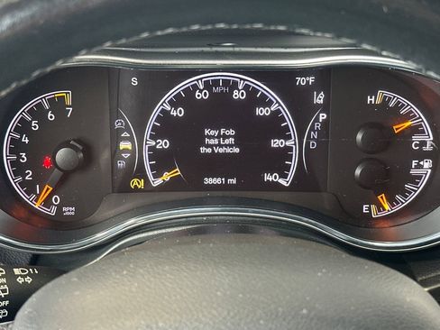 Used 2021 Jeep Grand Cherokee Laredo image 23