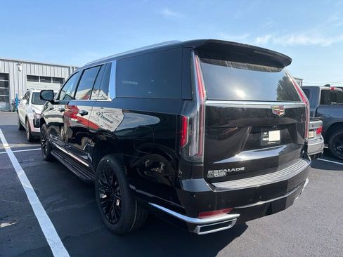 Certified 2022 Cadillac Escalade ESV Premium Luxury AWD/4WD image 5