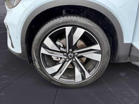 New 2025 Volvo XC40 B5 Plus w/ Protection Package Premier image 14