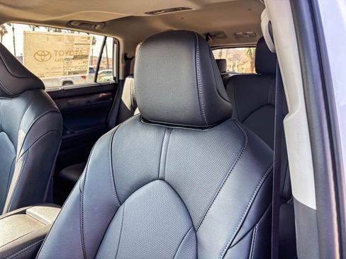 New 2026 Toyota Highlander Limited AWD/4WD image 24