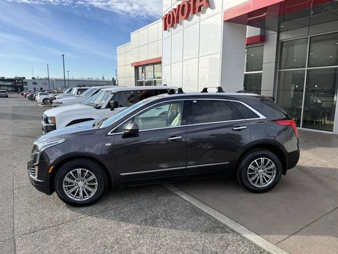 Used 2017 Cadillac XT5 Luxury w/ Driver Awareness Package image 34