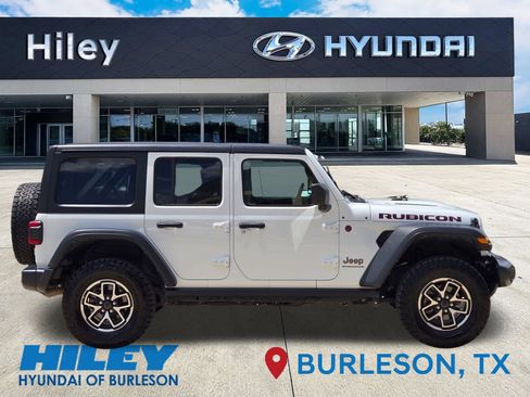 Used 2026 Jeep Wrangler Unlimited Rubicon AWD/4WD image 3