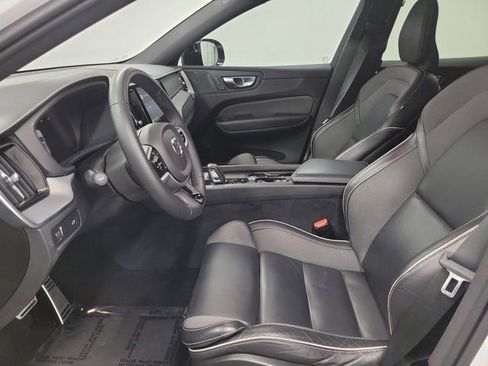 Used 2022 Volvo XC60 B5 R-Design w/ Advanced Package FWD image 21