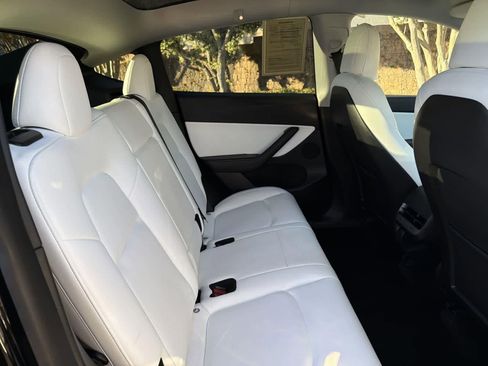 Used 2021 Tesla Model Y Performance image 33