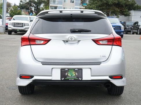 Used 2017 Toyota Corolla iM image 4