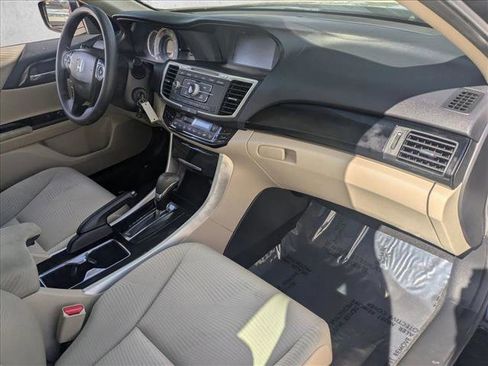 Used 2017 Honda Accord LX image 20
