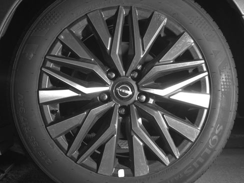 Used 2025 Nissan Altima 2.5 SV image 14