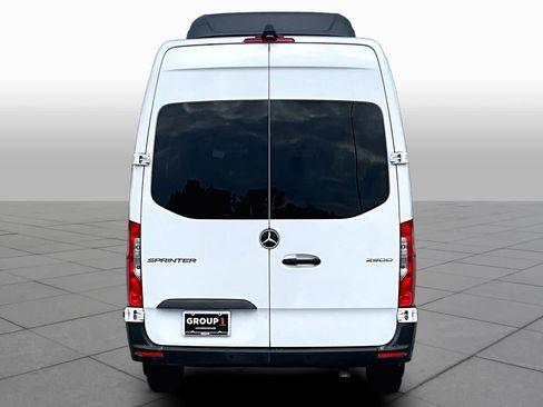 Used 2025 Mercedes-Benz Sprinter 2500 image 4