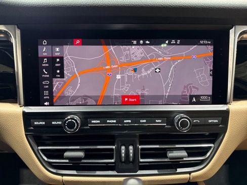 Used 2021 Porsche Macan w/ Premium Package image 79