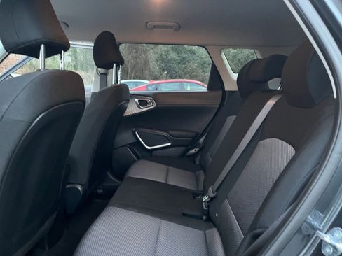 Used 2025 Kia Soul LX w/ LX Technology Package image 23