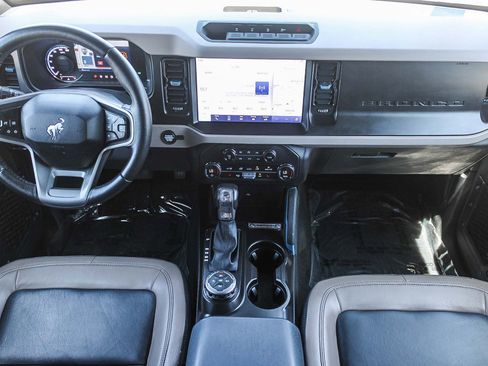 Used 2023 Ford Bronco Wildtrak image 13