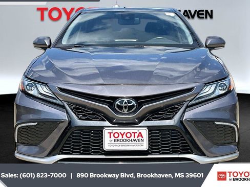Used 2024 Toyota Camry XSE FWD image 3