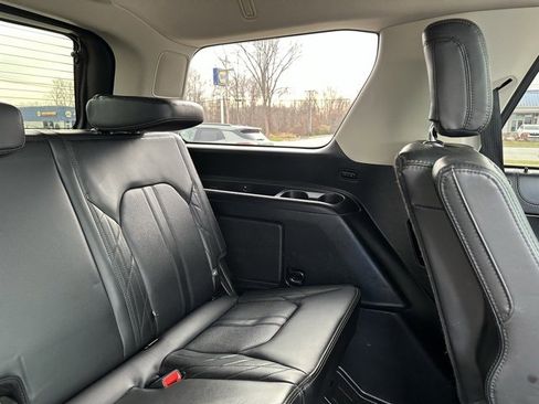 Used 2021 Ford Expedition Platinum image 16